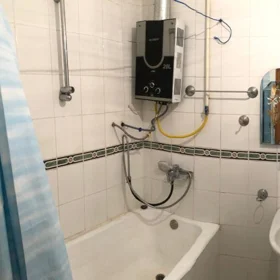 Baku-da 75.0 m2 mənzil kirayə verilir - Şəkil 2