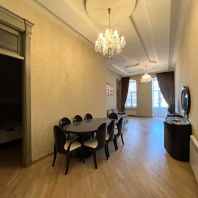 In Baku 144.0 m² apartment is for sale - Image 5