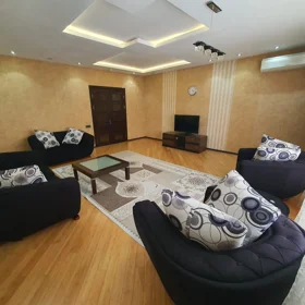 In Baku 170.0 m² apartment is for rent - Image 2