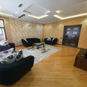 In Baku 170.0 m² apartment is for rent - Image 3