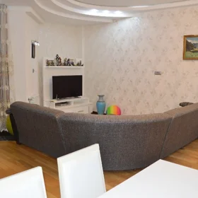 In Baku 170.0 m² apartment is for rent - Image 3
