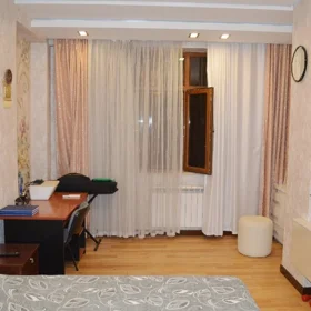 In Baku 170.0 m² apartment is for rent - Image 5