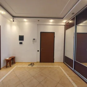 In Baku 200.0 m² apartment is for rent - Image 4