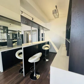 In Baku 250.0 m² apartment is for rent - Image 3