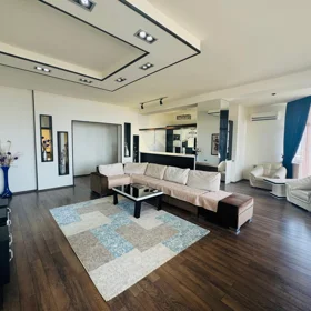 In Baku 250.0 m² apartment is for rent - Image 4