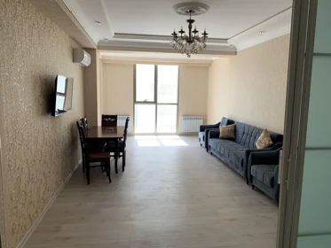 Baku-da 78.0 m2 mənzil kirayə verilir - Şəkil 2