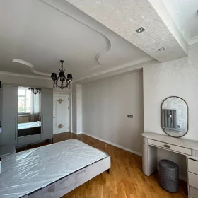 In Baku 127.0 m² apartment is for rent - Image 4