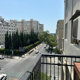 In Baku 70.0 m² apartment is for rent - Image 3