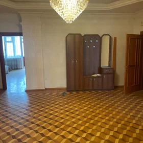 In Baku 160.0 m² apartment is for rent - Изображение 3