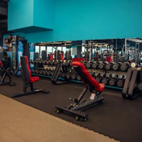 In Baku 115.0 m² apartment is for rent - Image 2