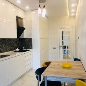 In Baku 115.0 m² apartment is for rent - Image 5