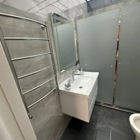 In Baku 116.0 m² apartment is for rent - Image 5