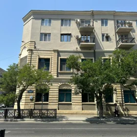 In Baku 70.0 m² apartment is for rent - Image 2