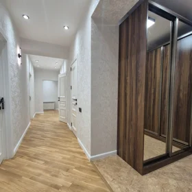 In Baku 110.0 m² apartment is for sale - Image 4