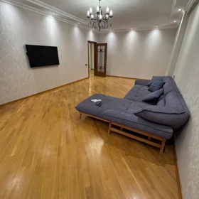 In Baku 140.0 m² apartment is for rent - Image 3