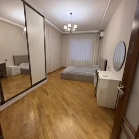 In Baku 140.0 m² apartment is for rent - Image 5