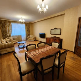 In Baku 165.0 m² apartment is for rent - Image 4