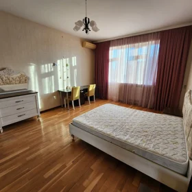 In Baku 165.0 m² apartment is for rent - Image 5
