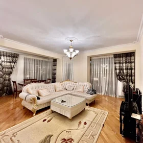 In Baku 150.0 m² apartment is for rent - Image 2