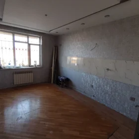 In Baku 70.0 m² apartment is for sale