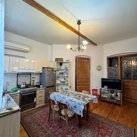 In Baku 80.0 m² apartment is for rent