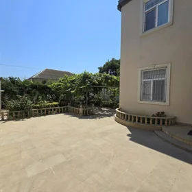 In Baku 200.0 m² house with 6.0 rooms is for sale - Image 5