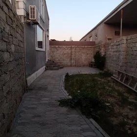 In Baku 145.0 m² house with 4.0 rooms is for rent - Image 2