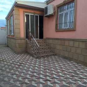 In Baku 117.0 m² house with 4.0 rooms is for rent - Image 2