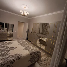 In Baku 80.0 m² apartment is for rent - Image 3