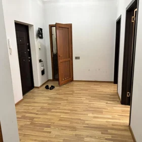 In Baku 110.0 m² apartment is for rent - Image 3