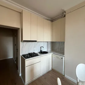 In Baku 60.0 m² apartment is for rent - Image 3