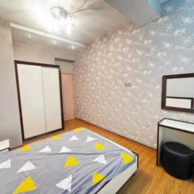 In Baku 70.0 m² apartment is for rent - Image 3