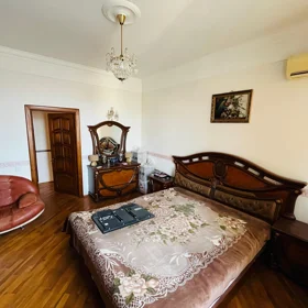 In Baku 150.0 m² apartment is for sale - Image 4