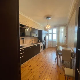 In Baku 100.0 m² apartment is for sale - Image 4