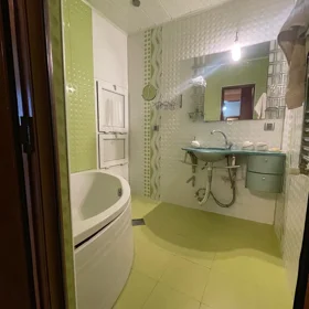 In Baku 100.0 m² apartment is for sale - Image 5