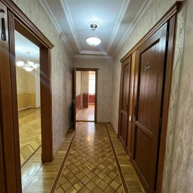 In Baku 100.0 m² apartment is for sale - Image 3