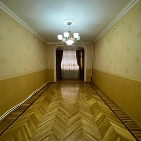 In Baku 100.0 m² apartment is for sale - Image 4