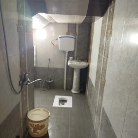 In Baku 70.0 m² house with 2.0 rooms is for rent - Image 2