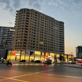 In Baku 140.0 m² apartment is for sale - Image 2