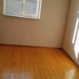 In nan 100.0 m² house with 3.0 rooms is for sale - Image 4