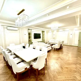 In Baku 216.0 m² apartment is for sale - Image 3