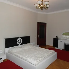 In Baku 155.0 m² apartment is for rent - Image 5