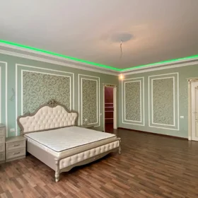 In Baku 290.0 m² apartment is for sale - Image 3