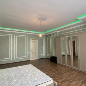 In Baku 290.0 m² apartment is for sale - Image 4