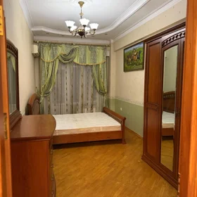 In Baku 176.0 m² apartment is for rent - Image 5