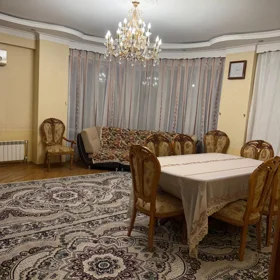 In Baku 176.0 m² apartment is for rent - Image 2