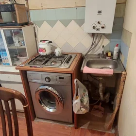 In Baku 70.0 m² apartment is for sale - Image 5