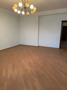 In Baku 218.0 m² apartment is for sale - Image 2