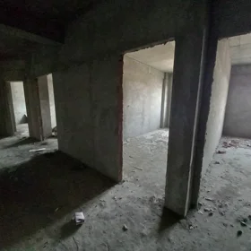 In Baku 136.0 m² apartment is for sale - Image 3