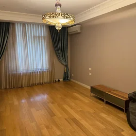In Baku 168.0 m² apartment is for rent - Image 4